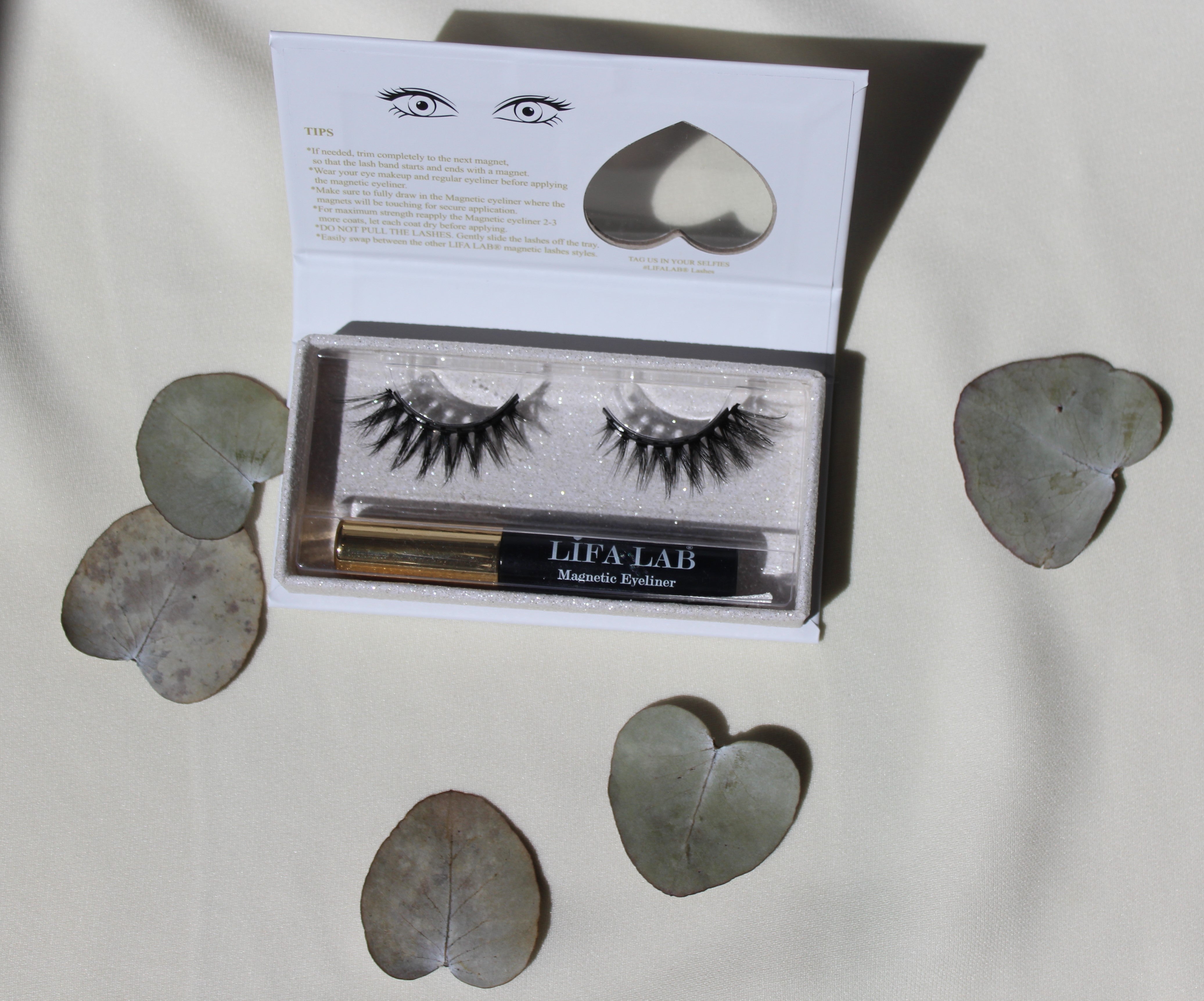 Vegan Magnetic Eyelashes DIY Kit - Full on PartyMagnetic long salon eyelash from natural fibre with a magnetic black and gold eyeliner in three luxury boxes with a heart window on a white table cloth